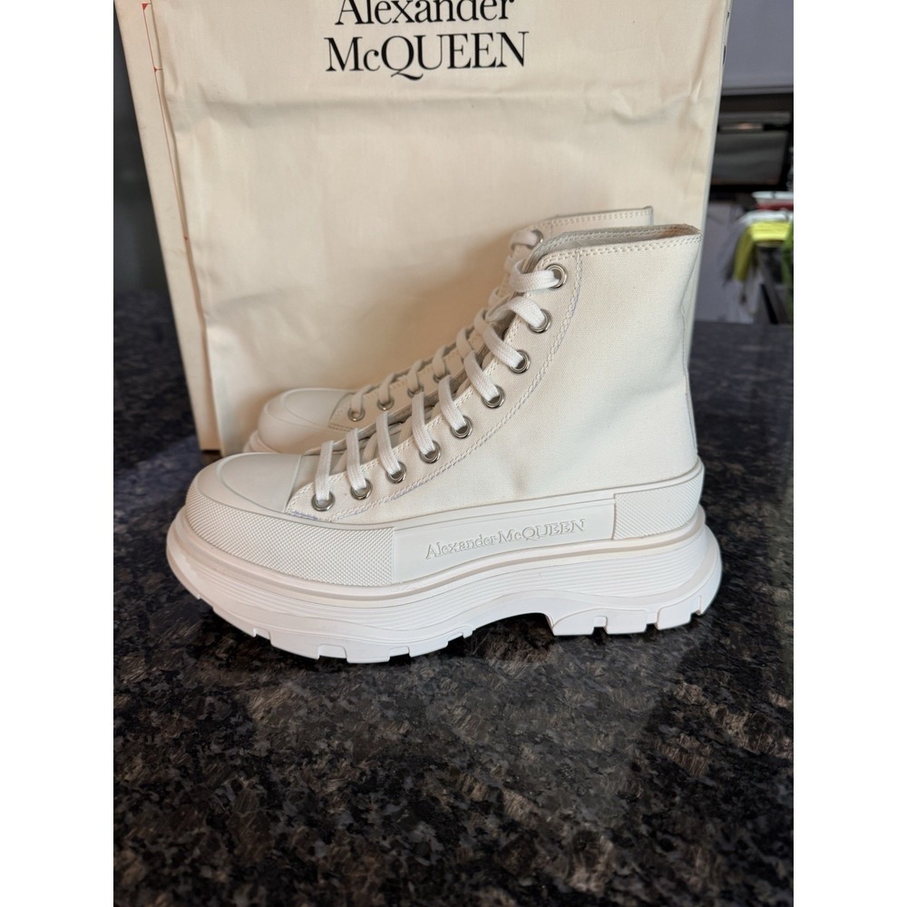 Alexander McQueen Men's Tread Slick Leather Boot size‎ 39 Us 8.5. NWB